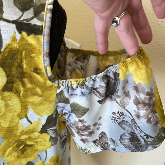 NAÏF Peak Shoulder Yellow Roses with gold Chiffon Hankerchief Hem sz Large - Picture 5 of 5